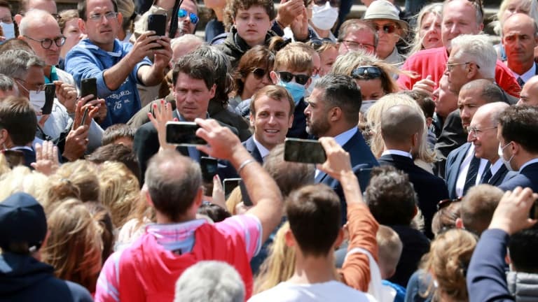 Le président français Emmanuel Macron après avoir voté lors du scond tour des municipales, le 28 juin 2020 au Touquet 