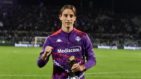 Le milieu de terrain de la Fiorentina Edoardo Bove contre l'AS Roma le 27 octobre 2024