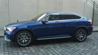 Mercedes vient de restyler le GLC Coupé, la déclinaison coupé de son SUV de taille moyenne.