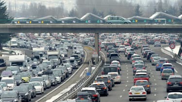 Vue de véhicules dans les embouteillage, sur la route. (Photo d'illustration)