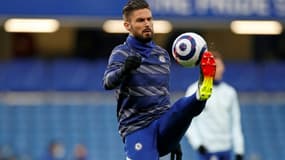 L'attaquant français de Chelsea, Olivier Giroud, lors d'un échauffement avant un match de Premier League contre Everton, à Londres, le 8 mars 2021