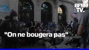  Des centaines de familles sans-abris s'installent devant la mairie du 11e arrondissement à Paris pour demander un hébergement 