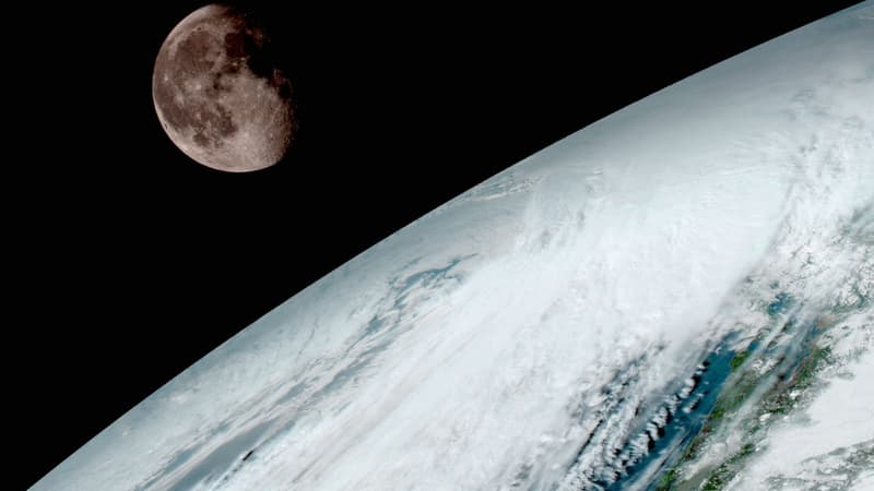 Photo prise en janvier 2017 de la Lune et de la Terre