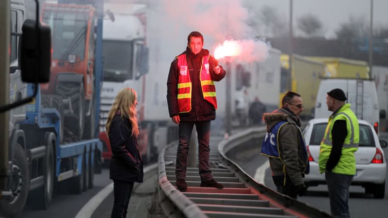 Les routiers ont relancé lundi le mouvement de protestation sur les salaires interrompu en février.