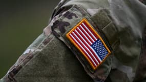 Un soldat de l'armée américaine portant le drapeau des États-Unis sur son uniforme lors de l'exercice Combined Resolve, dans le sud de l'Allemagne, le 24 octobre 2023. (Illustration)