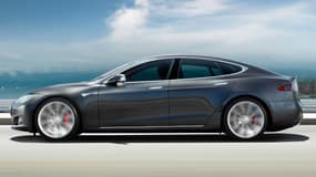 Singapour prend en considération les émissions de CO2 du puits à la roue, et non seulement lorsque le véhicule roule, ce qui pénalise aussi cette Tesla Model S.