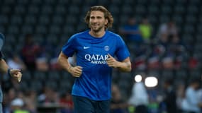 Illya Zabarnyi le 13 août 2025 lors d'un échauffement avec le PSG