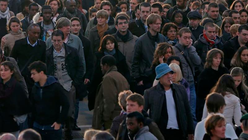 Les Français attendent à 33% de François Hollande qu'il prononce la dissolution de l'Assemblée nationale en vue d'élections législatives anticipées à la suite de l'affaire Cahuzac, tandis que 28% souhaitent un changement complet de gouvernement, selon un