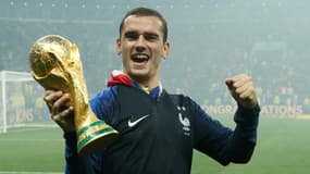 Antoine Griezmann avec la Coupe du monde en 2018