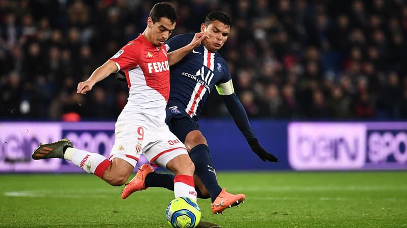 Ben Yedder devant Thiago Silva