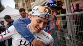Tadej Pogacar et Jasper Philipsen lors de Milan-San Remo, le 16 mars 2024