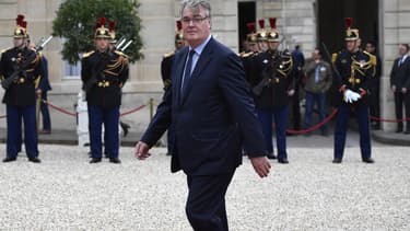 Politique chevronné, adepte du consensus, Jean-Paul Delevoye, ancien ministre de Chirac âgé de 70 ans, a été nommé haut commissaire aux retraites.