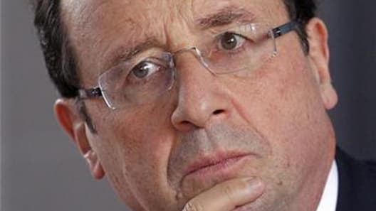 Une majorité de Français (53%) doutent de la crédibilité du programme économique du candidat socialiste François Hollande, contre 40% qui le jugent crédible, selon un sondage CSA pour l'émission Capital de M6. /Photo prise le 6 mars 2012/REUTERS/Patrick K