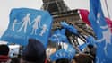Le collectif "La manif pour tous", à l'origine de la manifestation parisienne contre le mariage homosexuel, a refusé mercredi de payer la remise en état de la pelouse du Champ de Mars