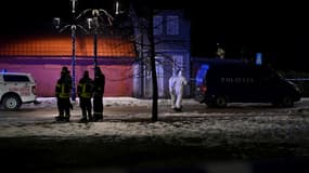 Des officiers de police et des unités de protection civile sécurisent une scène de crime après qu'un homme armé a tué plusieurs personnes dans le village de Bajice près de Cetinje, le 1er janvier 2025.