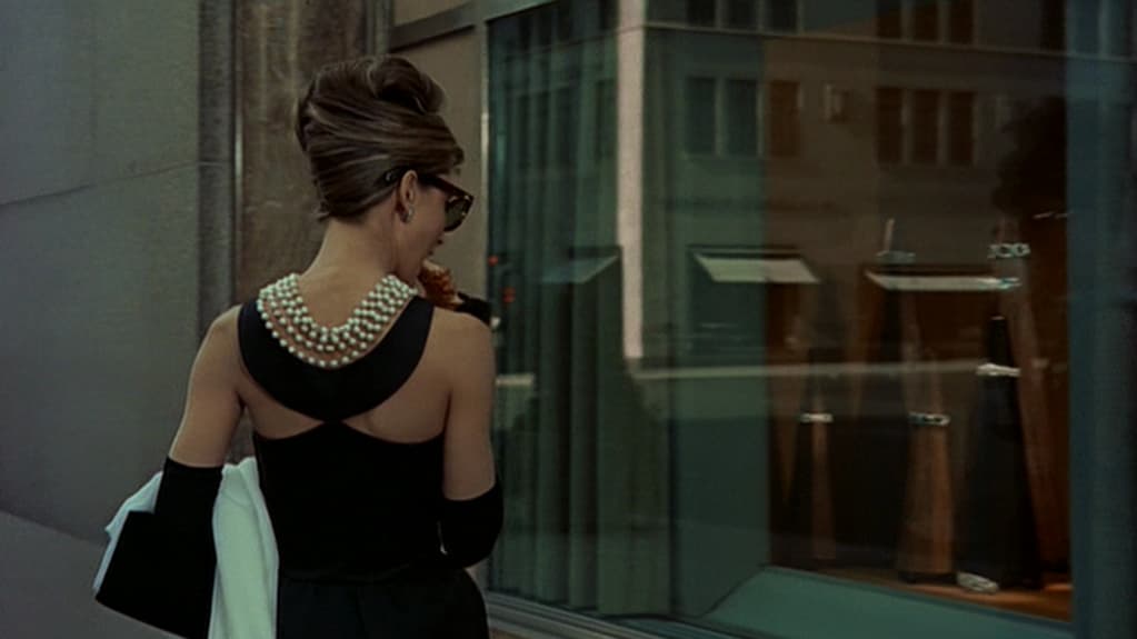 Le collier de Diamants sur canapé. Le collier de Diamants sur canapé.