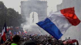 Les Champs-Elysées lundi 16 juillet 2018 pour l'arrivée de l'équipe de France de football 
