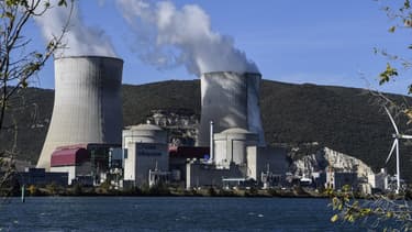 Les réacteurs de la centrale nucléaire de Cruas (Ardèche) ont été arrêtés pour un "audit approfondi", à la suite du séisme survenu lundi 11 novembre, dans la vallée du Rhône.
