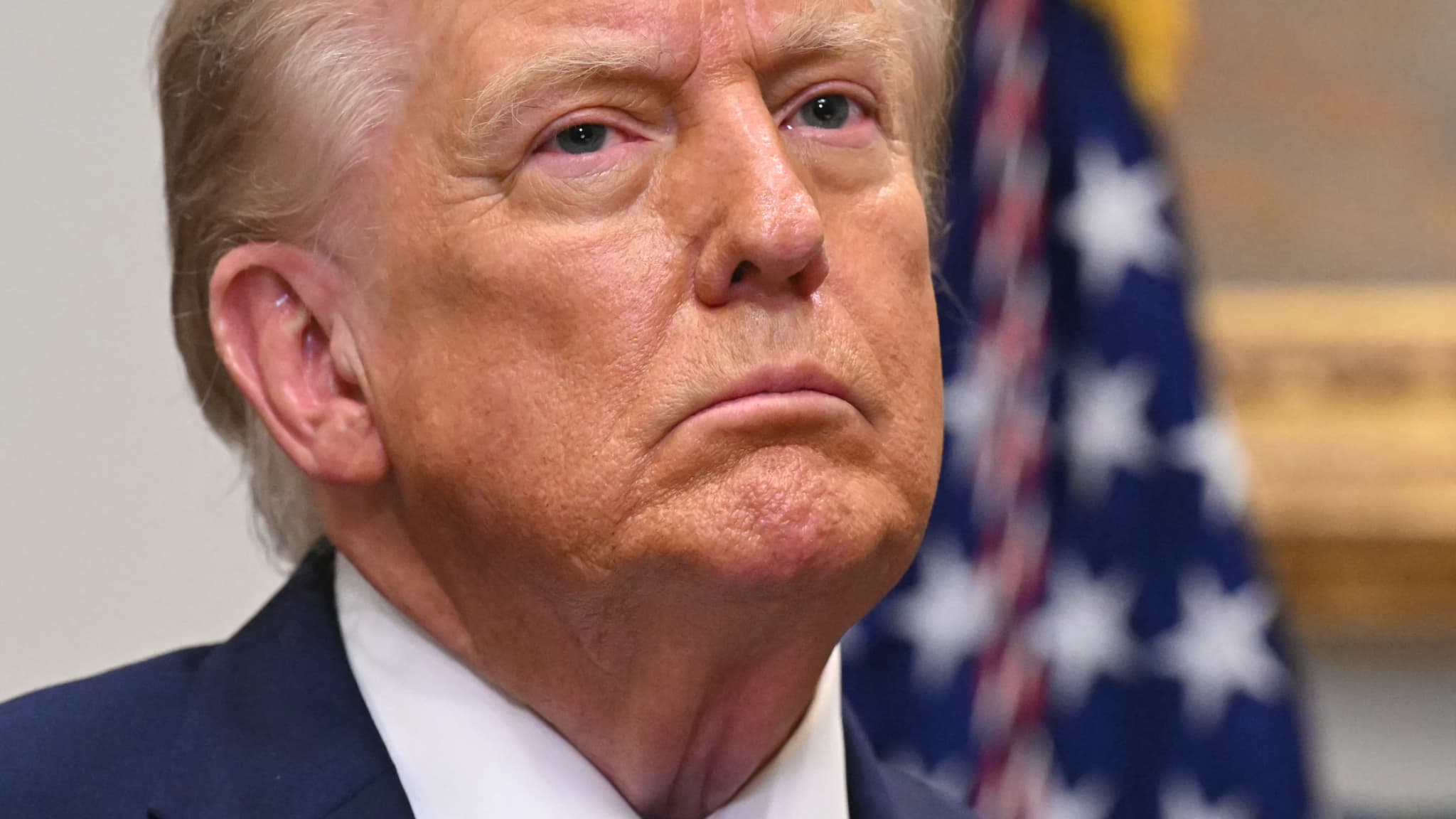 DONALD TRUMP CLASSE OFFICIELLEMENT LE MOUVEMENT "ANTIFA" COMME "ORGANISATION TERRORISTE", DEUX SEMAINES APRÈS LA MORT DE CHARLIE KIRK