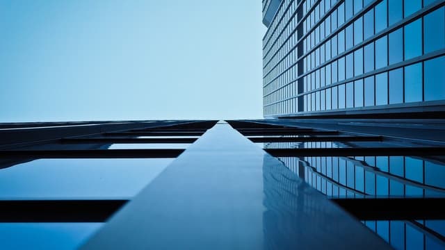 Le marché des bureaux ralentit mais attire l'argent comme jamais
