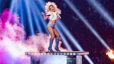 Lady Gaga sur la scène du Super Bowl le 5 février 2017