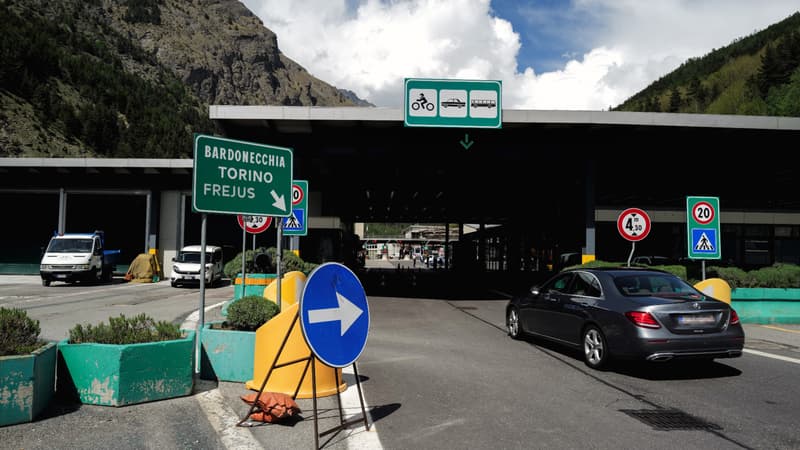 Poste de contrôle à la frontière franco-italienne.