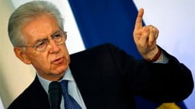 Mario Monti, le président sortant du Conseil italien, s'est dit prêt dimanche à envisager d'être candidat pour les élections législatives anticipées, prévues les 24 et 25 février, si une formation adhérant à son programme de réformes le lui proposait. /Ph