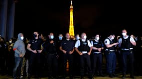 Une manifestation de policiers sur l'esplanade du Trocadéro,à Paris, le 14 juin 2020.