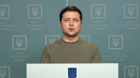 Le président ukrainien Volodymyr Zelensky à Kiev le 25 février 2022 