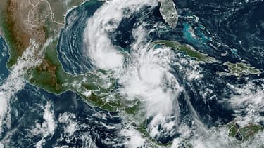 Vue satellite de l'ouragan Delta au dessus de la mer des Caraïbes, dans l'après-midi du 6 octobre 2020.