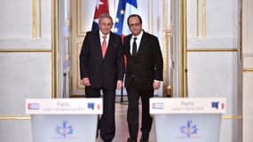 Le président cubain Raul Castro et son homologue français François Hollande