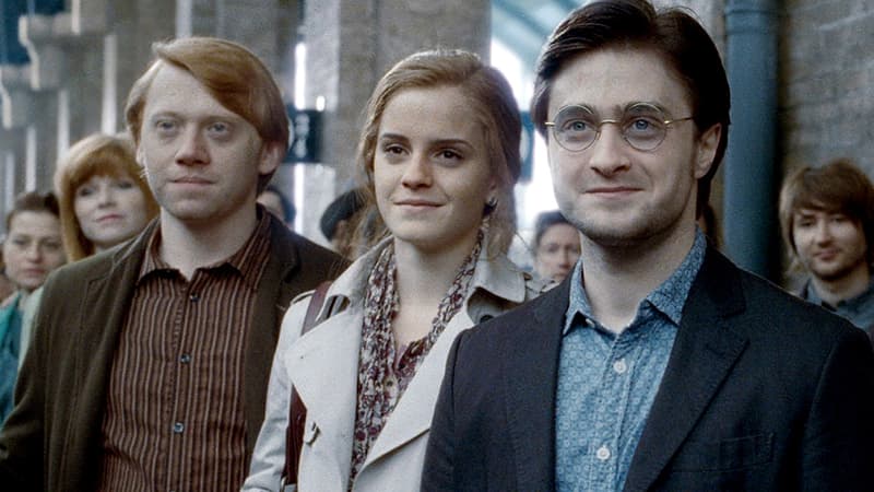 Harry au côté de Ron et d'Hermione à la fin du 7e volet de ses aventures, "Les Reliques de la Mort"