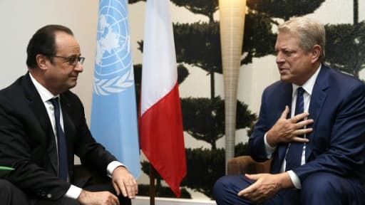 François Hollande et l'ancien vice-président américain Al Gore, le 5 décembre 2015 au Bourget