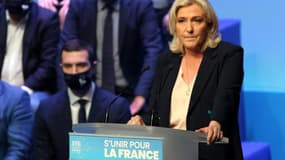 la présidente du Rassemblement National (RN) Marine Le Pen à Perpignan le 4 juillet 2021




AFP/Valentine CHAPUISMarine Le Pen won re-election as head of France's far-right National Rally on July 4, 2021, at a party congress, where she is seeking new impetus for her 2022 presidential bid after performing badly in regional polls.