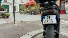 En ville, certains automobilistes et motards redoublent d'ingéniosité pour échapper aux contraventions. 
