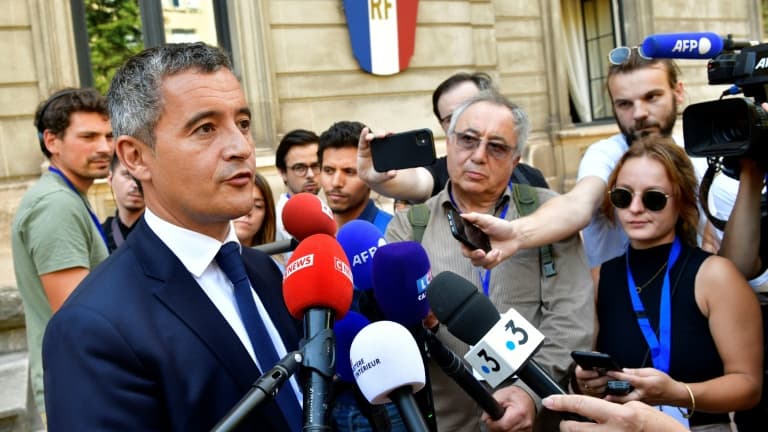 Le ministre de l'Intérieur Gérald Darmanin s'exprime devant les médias, le 30 juillet 2022 à Lyon