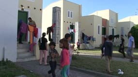 En Grèce, un village de vacances abandonné a été mis à disposition des réfugiés.