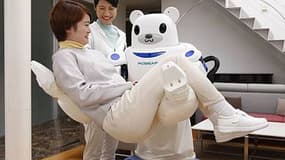 Robear le "robot ours" développé par un laboratoire japonais pour venir en aide aux personnes invalides.