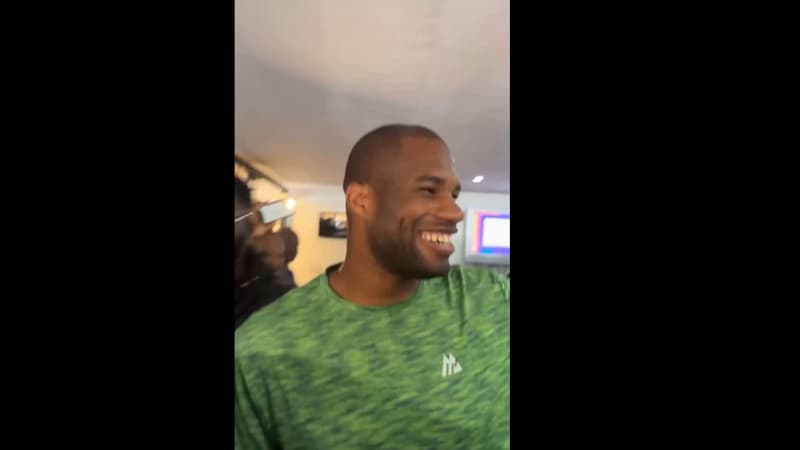 https://images.bfmtv.com/tQilGqbVp56FVTvFqaLSDzief7c=/122x0:1898x999/800x0/images/Daniel-Dubois-lors-d-une-fete-organisee-chez-lui-avant-son-combat-contre-Usyk-le-19-07-2025-2114424.jpg