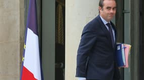 Le ministre des Armées, Sébastien Lecornu, arrive à l'Elysée, le 4 septembre 2025 à Paris.