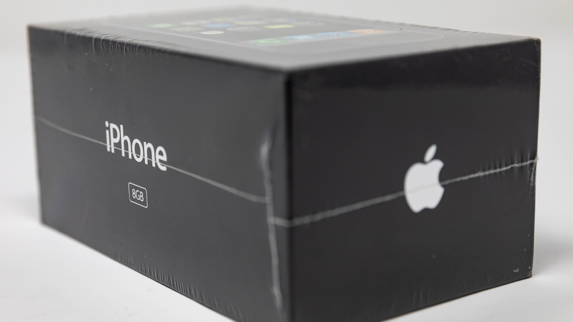 Un iPhone de première génération, vendu près de 40.000 dollars aux enchères