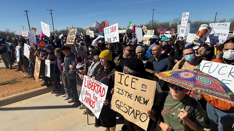 Une manifestation pour obtenir la libération de l'enfant de 5 ans arrêté à Minneapolis dispersée à coups de gaz lacrymogènes