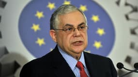 L'ex-Premier ministre grec Lucas Papademos lors d'une conférence de la Commission européenne, le 20 avril 2012. 