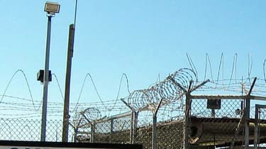 Entrée du camp Delta du complexe de Guantanamo.