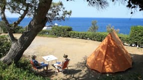 Les campings français ont fait le plein en 2023, battant un nouveau record de fréquentation grâce au retour des touristes étrangers et au succès du littoral, et la tendance pour 2024 s'annonce positive