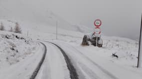 Le col de la Cayolle a rouvert plus tôt que d'habitude en raison du manque de neige.