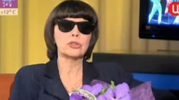 En pleine tournée promotionnelle en Russie, Mireille Mathieu s'est notamment produite sur la place Rouge, à Moscou.