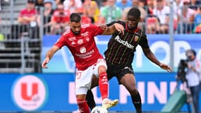 Romain Del Castillo et Kevin Danso lors de Brest-Lens, le 13 août 2024.