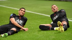 Achraf Hakimi et Kylian Mbappé contre Angers