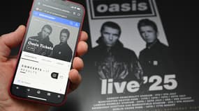 Un fan d'Oasis tentant de décrocher le 31 août 2024 une place pour la tournée retour du groupe mythique de la Britpop. (Photo d'archive)